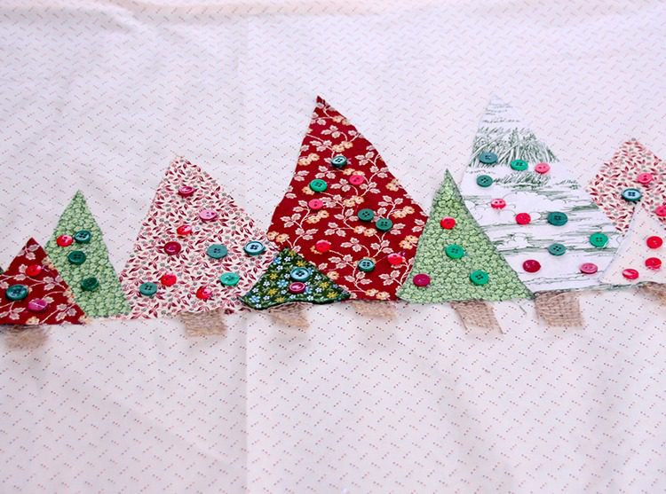 DIY No Sew Christmas Tablerunner Featured