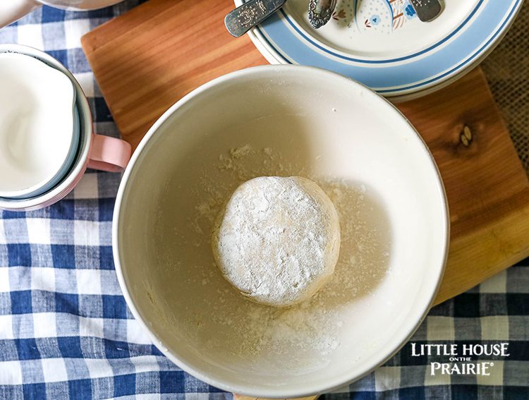 Heart-Shaped Cakes Inspired by Little House on the Prairie